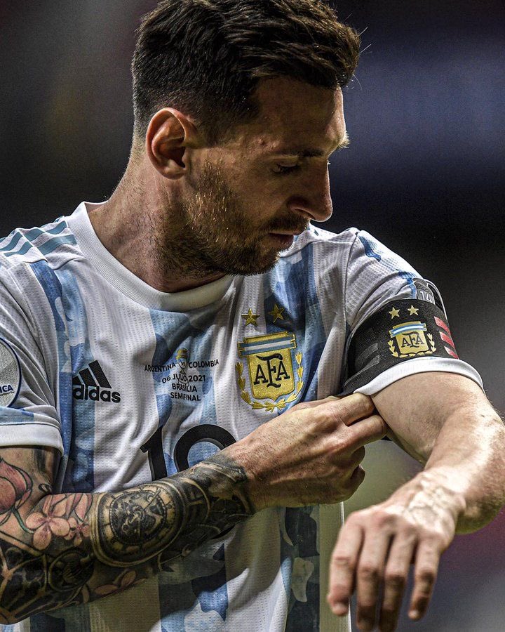 Messias30_'s tweet photo. Debutará con el PARCHE de CAMPEÓN.

Qué locura. https://t.co/E7vwsjloJy