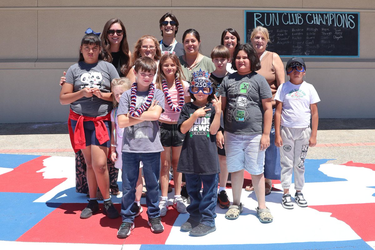 PasoRoblesPress's tweet photo. Virginia Peterson students restore patriotic mural for America’s 250th Anniversary

PASO ROBLES — Students and staff at Virginia Peterson Elementary School spent the f…

https://t.co/KqwWi7g946 https://t.co/3K6lxFdLrx