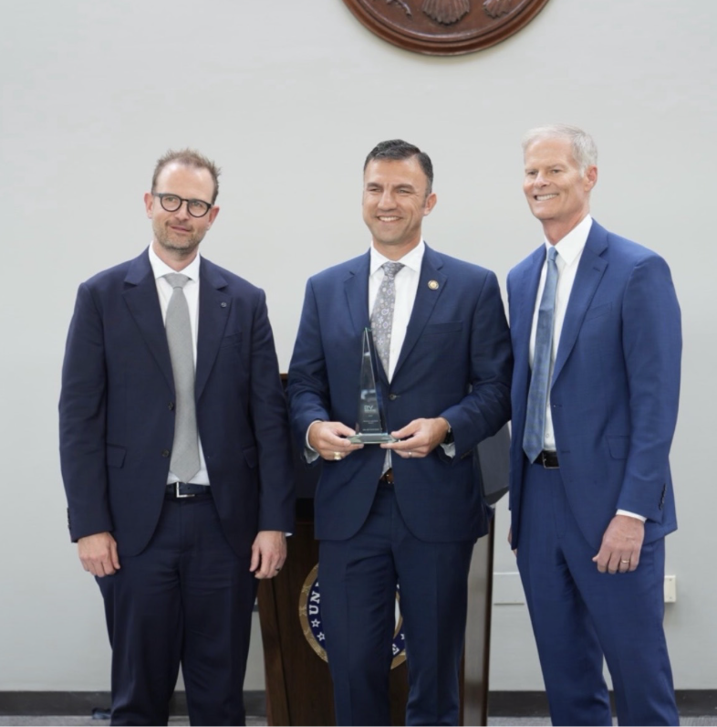 RV_Industry's tweet photo. We're proud to honor Rep. Rudy Yakym (R-IN-2) and Rep. Dina Titus (D-NV-1) with the National Legislative Award during RVs Move America Week. Thank you for helping advance the RV industry!
#RVIndustryAssociation #RVsMoveAmerica #Advocacy #RVLeadership #IndustryChampions https://t.co/HRlazbwmue