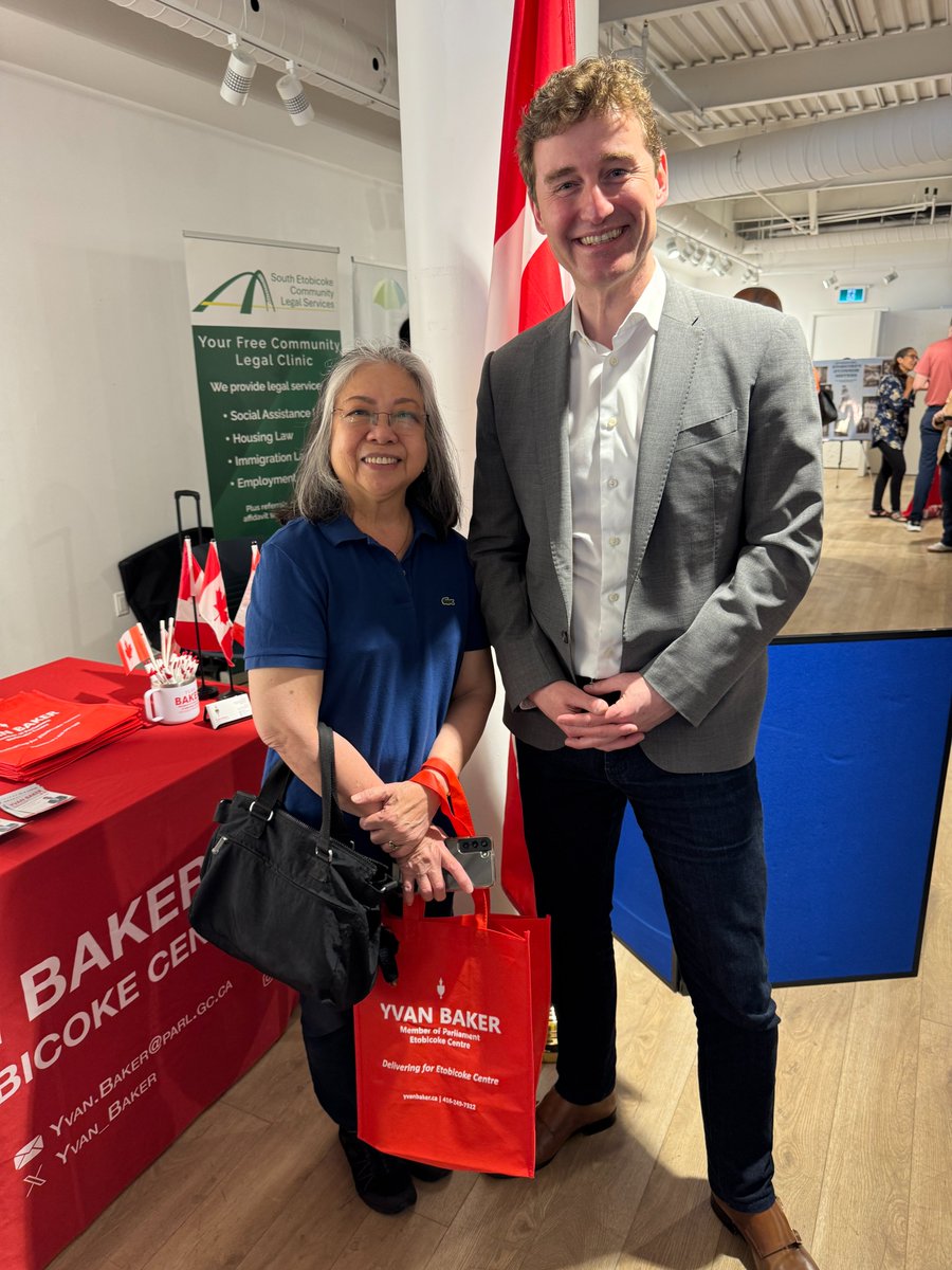 Yvan_Baker's tweet photo. I had the pleasure of attending the Etobicoke Community Fair at Cloverdale Mall on Saturday. My constituency office team and I were there answering questions about the services we offer and engaging with members of the community to learn more about your needs and priorities.

It was also an excellent way to get to know the other organizations active in our community.

A heartfelt thanks to the Central Etobicoke Community Hub Initiative @EtobicokeHub for organizing the fair. Together, we are building a stronger #Etobicoke.