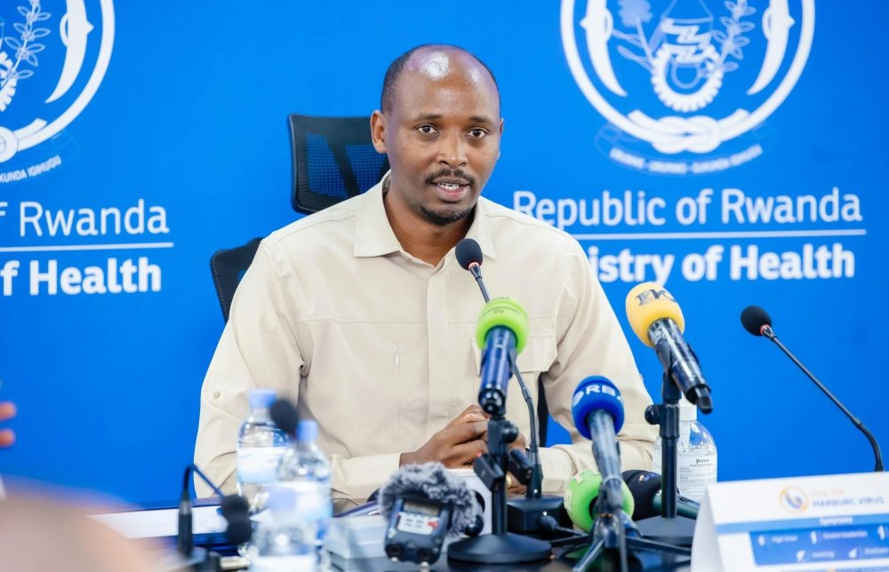 IGIHE's tweet photo. “Ntidushaka kugira n’umurwayi umwe kubera ko umurwayi umwe yaba ari mwinshi ku buryo yahungabanya ubukungu bwacu, ubuzima bwacu yewe no ku rwego mpuzamahanga.”

Minisitiri w’Ubuzima, Dr. Sabin Nsanzimana, yatangaje ko umurwayi umwe wa Ebola yo mu bwoko bwa Bundibugyo yahungabanya bikomeye ubukungu bw’u Rwanda, bityo ko ari yo mpamvu igihugu cyakajije ingamba zo gukumira iki cyorezo.

➡️https://t.co/aSLTgKLMYx