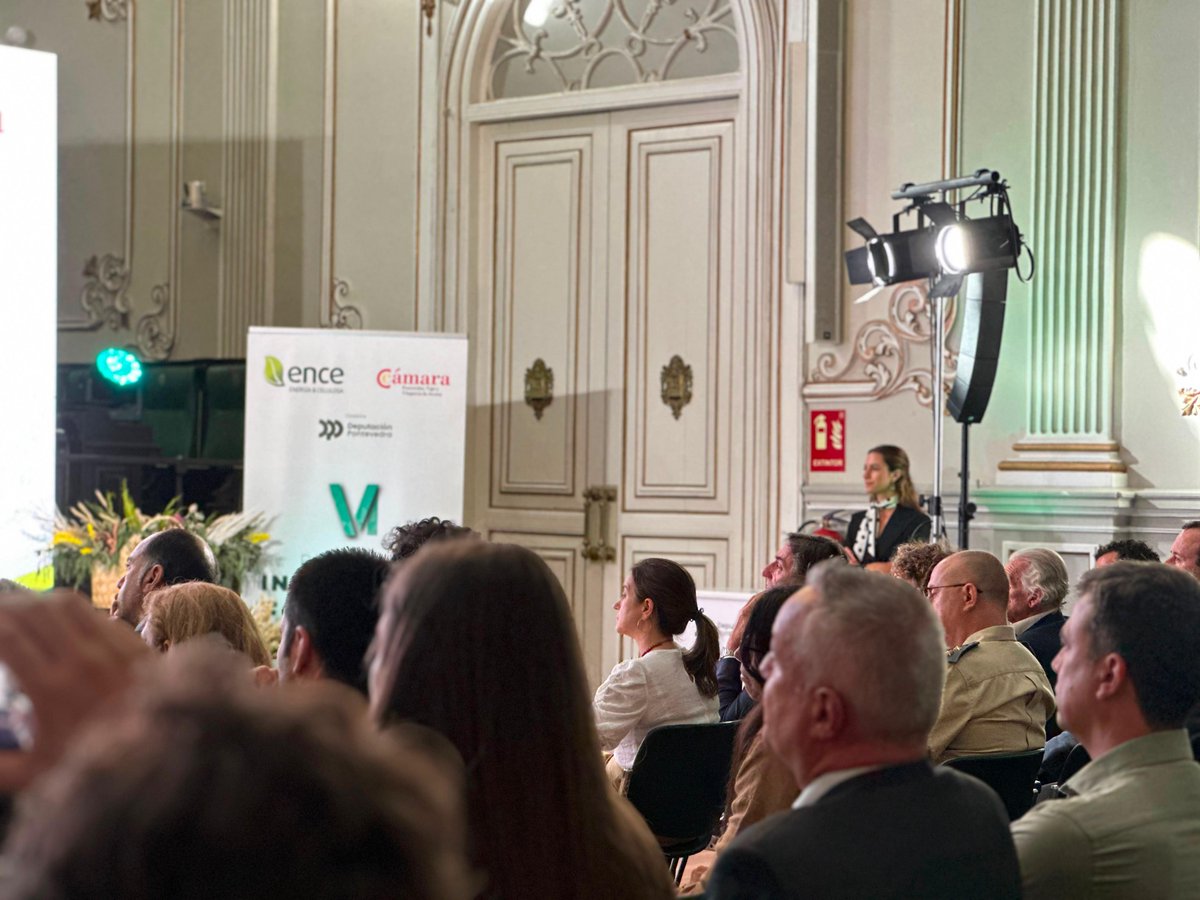 PP_Pontevedra's tweet photo. Innovar es sembrar futuro 🌳

Esta tarde hemos asistido a la entrega del VI Premio @camarapvv y @Grupo_Ence de Innovación Forestal, que reconoce proyectos e iniciativas que impulsan el emprendimiento, la innovación y la valorización de los recursos.

Enhorabuena a los premiados! https://t.co/LR70K7CaF4