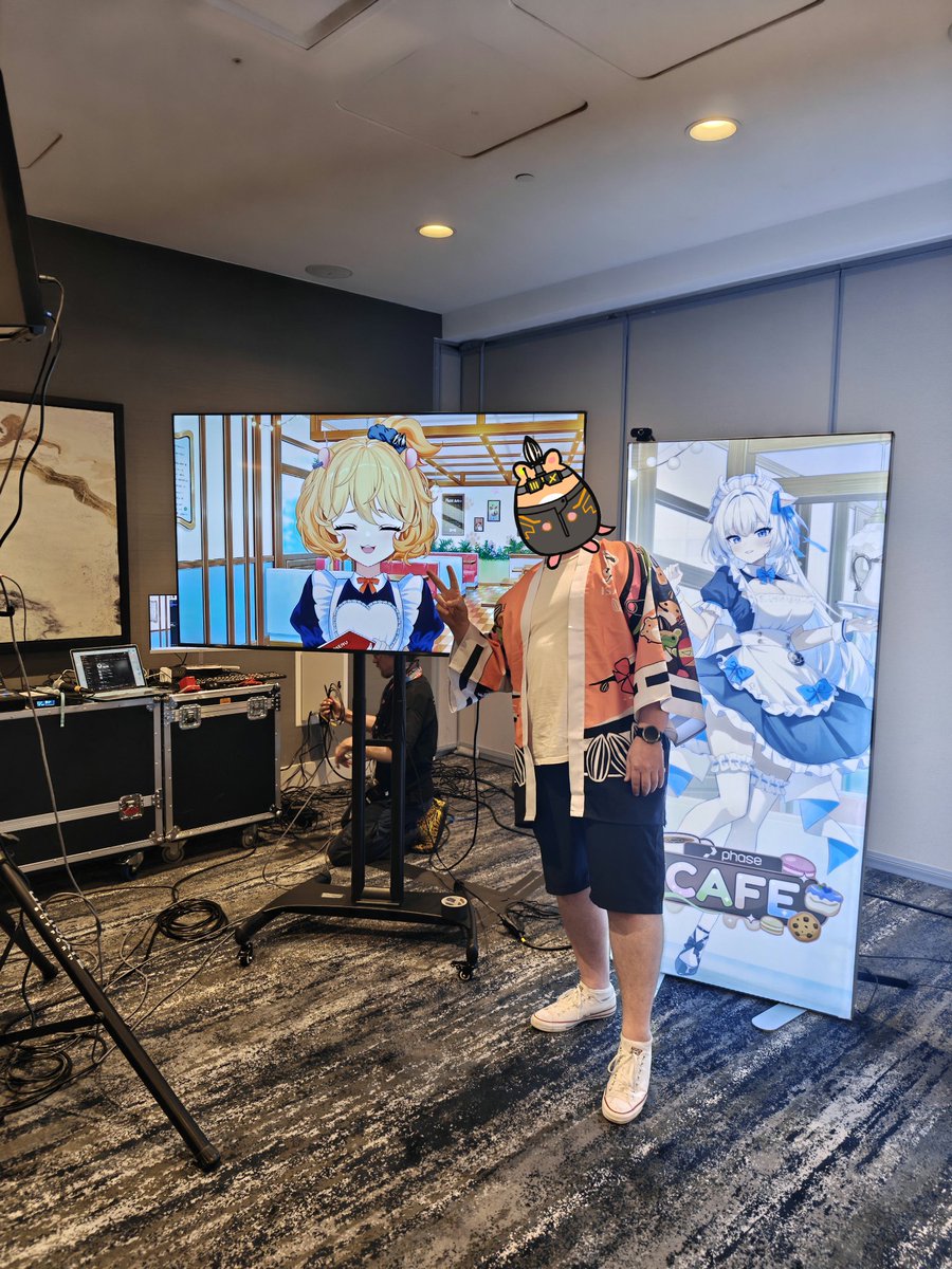 terminalprophet's tweet photo. And finally, I got to meet Eimi TWICE! She was very sweet, gave me shit for enabling Yeorick's antics with the yaoi/yuri folder, and alleviated some brainworks I had about myself and my place in the community 

Eimi love! Labhams love! 

#phasecon2026
#hamspam https://t.co/ZcYwQLjWgu