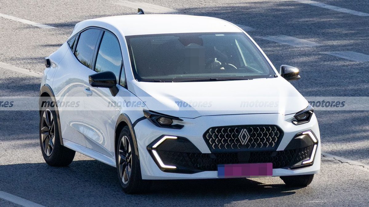 CocheSpias's tweet photo. ¡BOMBA! Renault ya prueba una versión de 200 CV del CLIO 🧐👀🔥➡️ https://t.co/LZc2Kpg6ne https://t.co/qVY66sx6XM