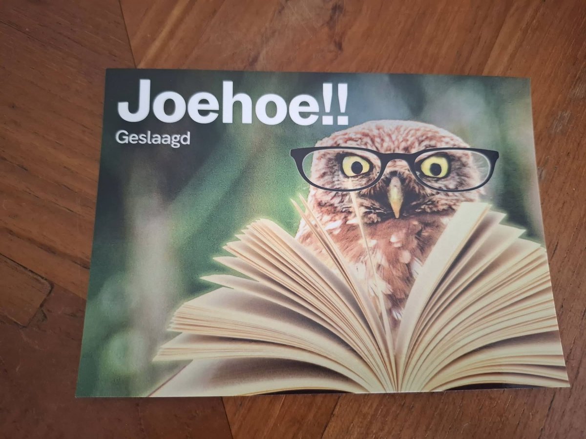 digitejo's tweet photo. Het is niet alleen kommer en kwel hier in Wijk bij Duurstede hoor, want er is een attente postbezorger, Gerda, die bij geslaagden een handgeschreven kaartje in de brievenbus doet. Hoe leuk! #compliment @PostNL https://t.co/JN4UVeXIbZ
