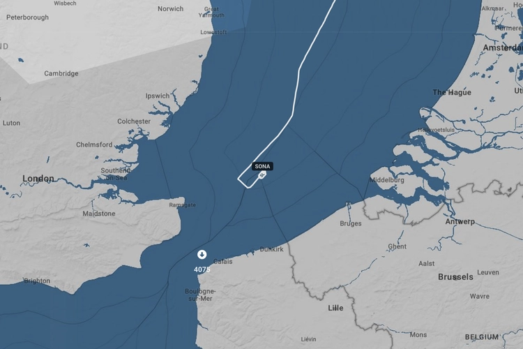 PeurAvion's tweet photo. Après que des navires de la flotte fantôme russe aient été contrôlés par la France et la GB, plusieurs pétroliers rebroussent chemin pour contourner les îles britanniques. Et chaque jour de détour pour chaque bateau coûte 100k$ à Moscou. Mais ce n'est pas tout 👇 https://t.co/9myIxYbyrc