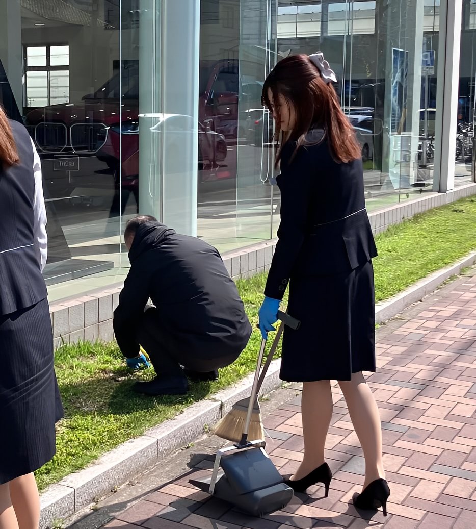 yuzuka2023's tweet photo. ディーラー制服✨ https://t.co/RJCY9ySojy