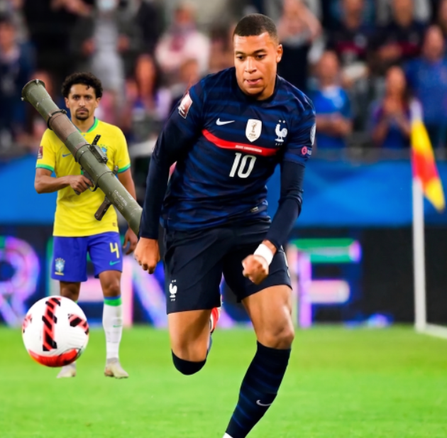 Fla100Qualidade's tweet photo. Tenho uma estratégia pro Marquinhos marcar o Mbappé https://t.co/mWQbE9Dmii