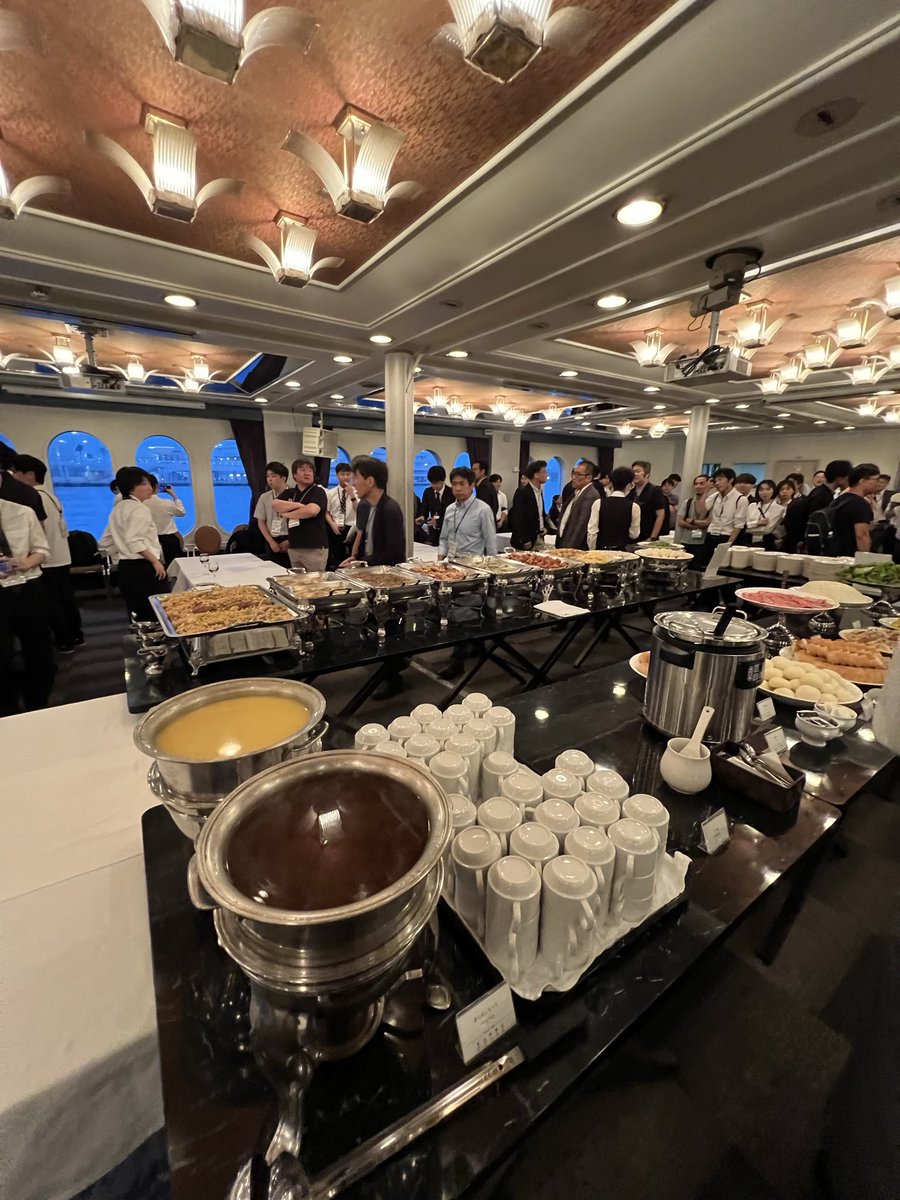 Sadakata_Lab's tweet photo. 月曜日から本日まで神戸で開催している国際学会で発表や座長やったり、船に乗ってご飯食べたりしてました。
学生さんも連れて発表しましたが、かなり刺激を受けたよう。
本日の講演を聞いてから帰りましょう。 https://t.co/vXqVrfB3Bo