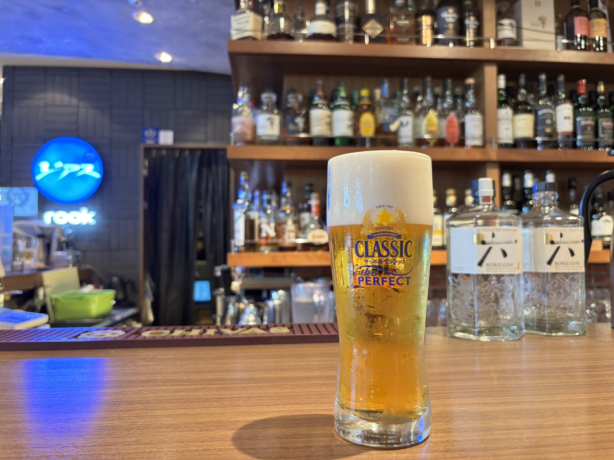 hap_chitose's tweet photo. 国内線3F「ジアス ルーク＆タリー」のご紹介🍸
オホーツク網走の自然に育まれた山海の幸でこだわりのメニューを提供する #新千歳空港 きっての本格Bar🍹ファン多数のホッケフライは特製タルタルソースと一緒に💖平日17時までは手軽に楽しめるハッピーアワーセットも✨一杯からぜひお立ち寄りください🍷 https://t.co/742YRjLo3M