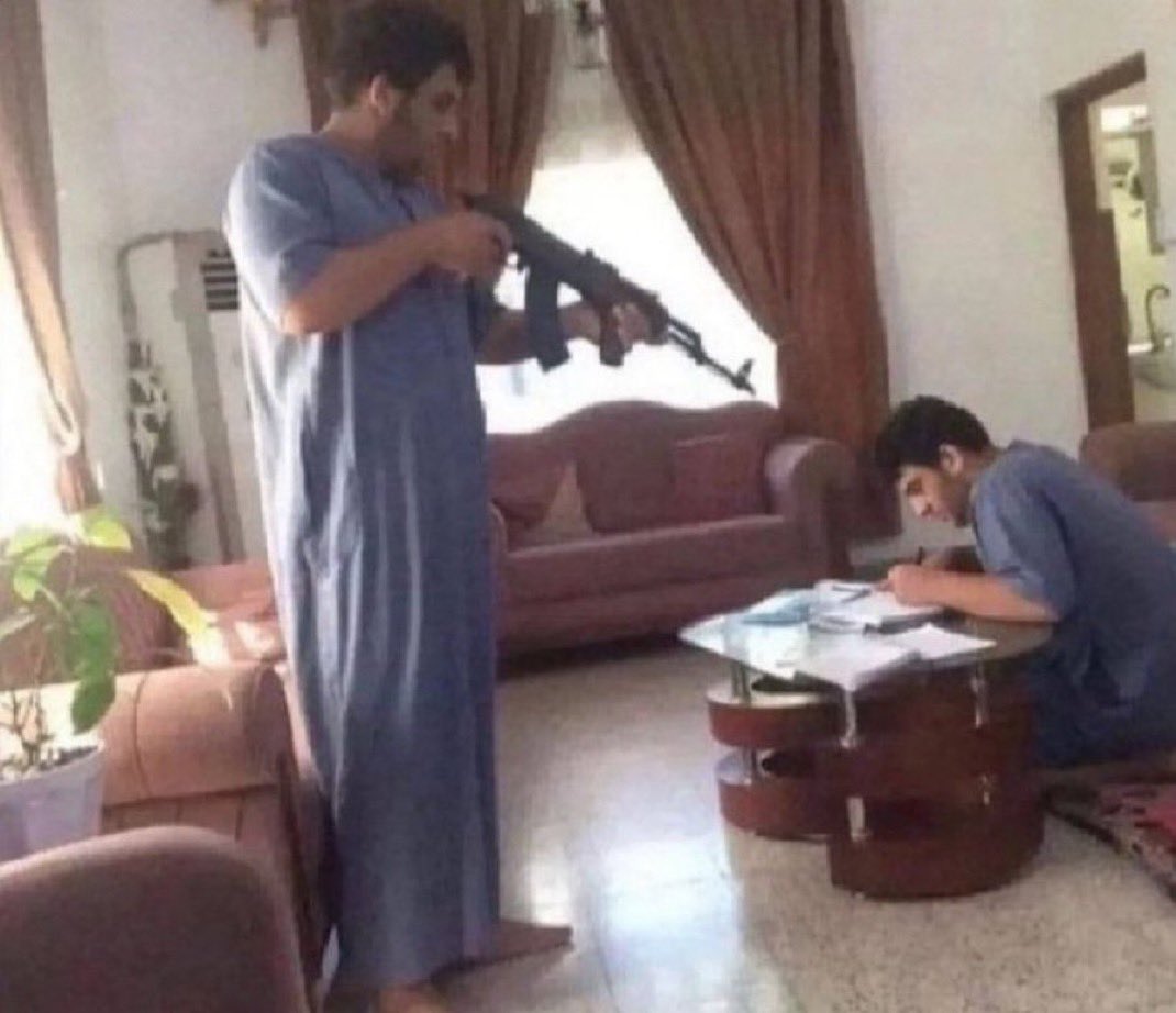 Venusartest's tweet photo. الحل الوحيد عشان اقدر اذاكر https://t.co/Pgt1MCl8Yx