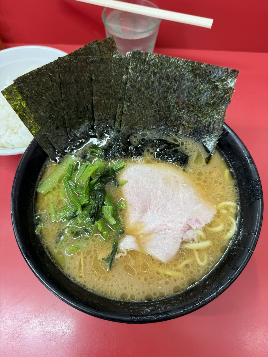 metalkyokyon's tweet photo. ラーメン並、全部普通、のり、ライス
#杉田家
#家系総本山吉村家直系
#家系ラーメン
#朝ラーメン
#新杉田 https://t.co/FATxOsMqJ5