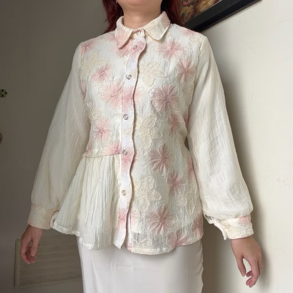 dlaelf67's tweet photo. Rekomendasi Atasan Wanita 

Outfit simple tapi tetap cakep? 
Blouse ini jawabannya

A thread https://t.co/xFuqq8A57c