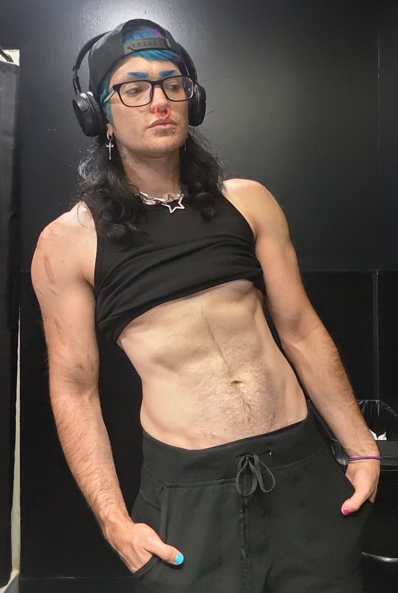 _helldrake_'s tweet photo. Pendlay rows and biceps and rdls and then getting my asshole busted open by bbc and cleaning it w my whore mouth so it could tear up my pussy some more and also getting to eat ass for the first time in ages
Throw me in the bin behind me and take ur turn https://t.co/WBkIJZDfnl
