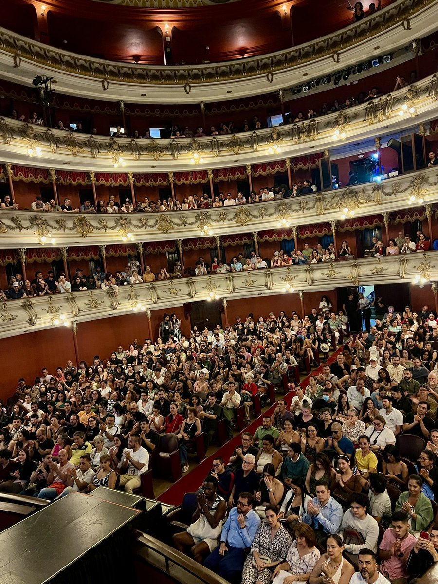 FITeatroCali's tweet photo. ¡LLENO TOTAL! 🔥

🤯 No cabe un alma en el @TmunicipalCali Qué orgullo ver nuestra sala más icónica a reventar para abrir el telón de esta edición. 

🥹 ¡Gracias a todos los caleños y visitantes por esta respuesta tan espectacular! 

Estamos haciendo historia. 🙌

#FITCali2026 https://t.co/2u2ECb7F55
