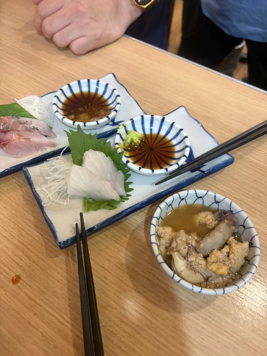 katoken0001's tweet photo. 会社の後輩と晩杯屋で立ち飲み🍻
その後は喜多方ラーメンで締める王道コース🍜
しかも、うちの嫁はこの流れに全部付き合ってくれます…
ちょっと自慢ですｗ
そして明日6月6日！
エンジェル本店パチンコはサンスポ取材✨
お昼の生放送と合わせてお楽しみ下さい！
12時～15時は
https://t.co/onpejcA378 https://t.co/aA7enG6n7u