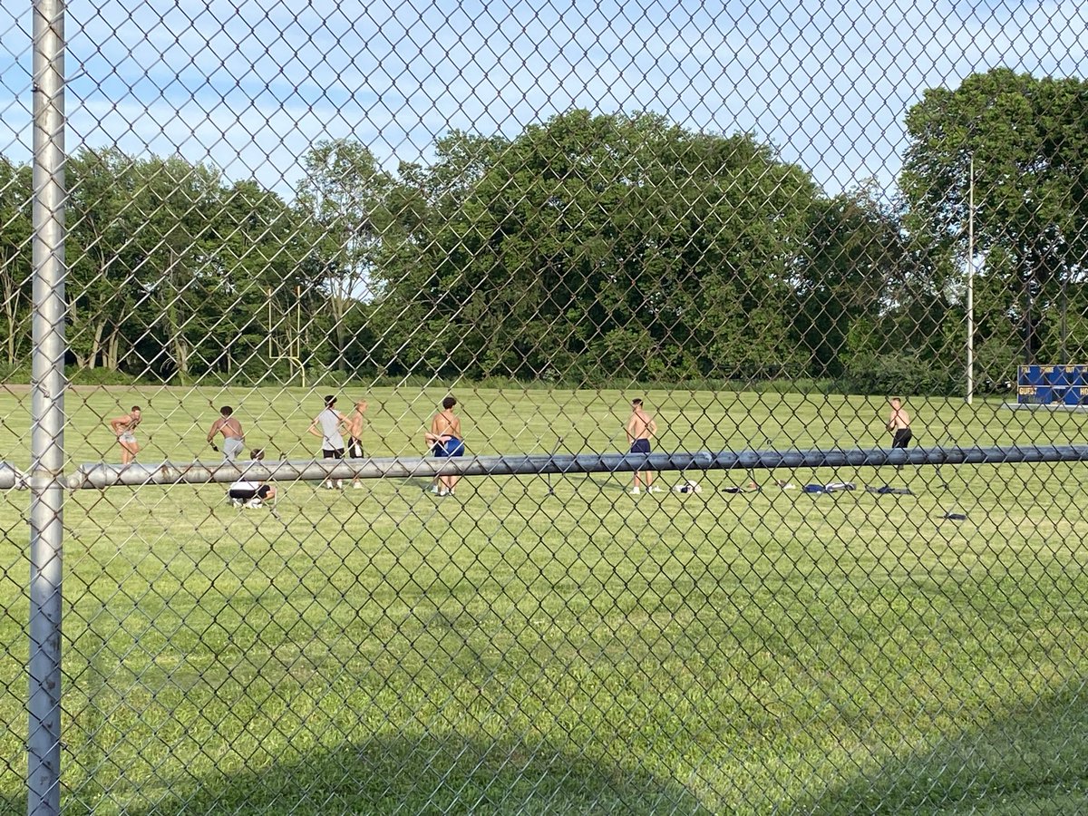c_stoner16's tweet photo. Love to catch guys getting extra work in on their own after a tough workout 💪
Great first week of workouts!
#AllInorAllOut
#BleedBlueLiveGOLD https://t.co/eCA9oqXOXR