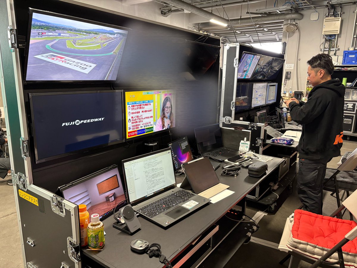 estrick48's tweet photo. This is my workplace this weekend. I'm working while checking stock prices😁
@SuperTaikyu_STO @petroplanjapan @Catacleanjapan @fswpress https://t.co/QLRNgWGJC6