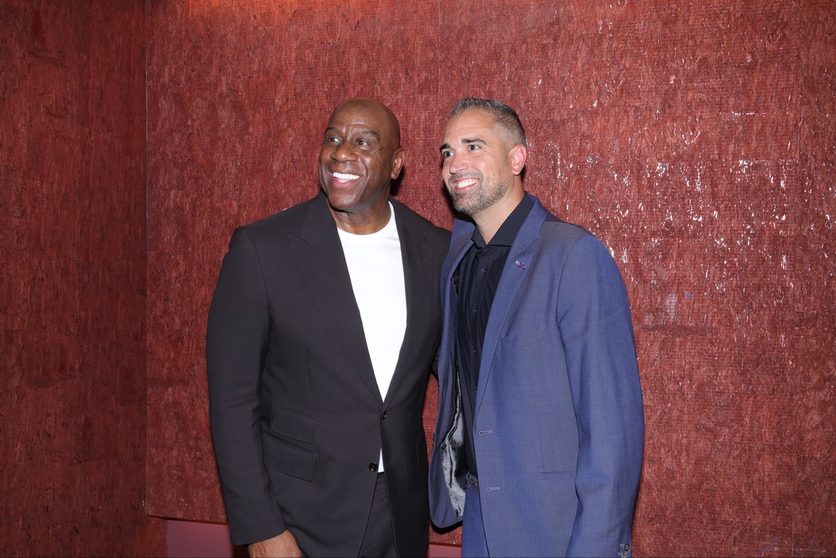 HPUMBB's tweet photo. Our very own Coach Clayman with Showtime @Lakers legends @MagicJohnson and @official_bscott supporting the Harold &amp; Carole Pump Foundation https://t.co/oGGPlx3eyR