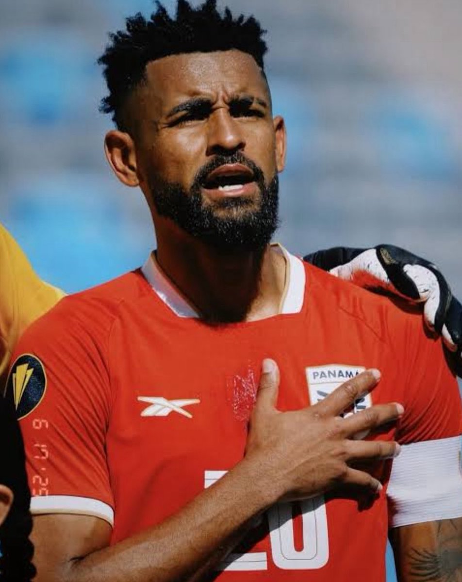 carrasquillism's tweet photo. Creo que la lesión de Godoy es más grave de lo que se dice 

Por qué no vino a recuperarse en Panamá como Carrasquilla o Londoño? 

Siendo el capitán no participó en ningún evento ni en las fotos oficiales 

No estuvo con el grupo y fue liberado hace 2 semanas 

Huele raro https://t.co/F033Ibdzv4