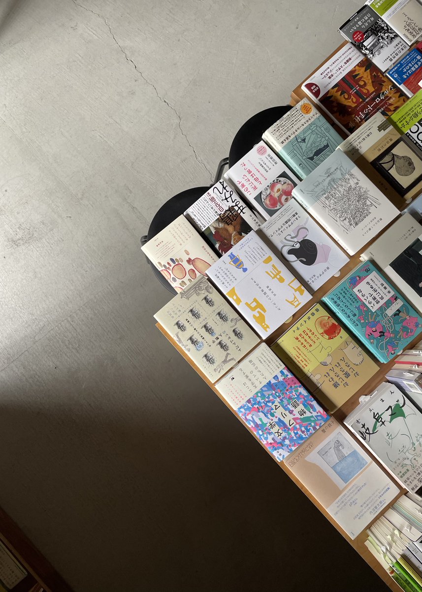 coike_hiroyuki's tweet photo. 本日も12:00-19:00まで本屋を開けております。

今週末は金・土・月曜日と開けておりますが、6月7日(日)は、愛知県瀬戸市で行われる「せとまちブックマルシェVol.4」出店のため店舗はお休みになります。ご了承ください。

古本入荷しました。新刊は後ほど。今週もよろしくお願いします。 https://t.co/YPqf46FMiq