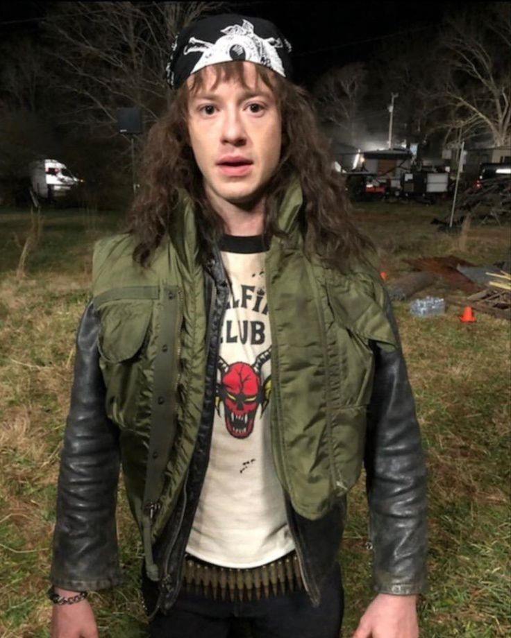 spidermamas's tweet photo. everyday i wake up i feel like this photo of eddie https://t.co/H2GBUM4uIt