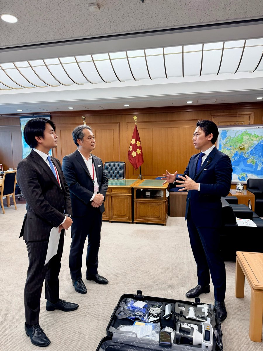 DeNAPR's tweet photo. 防衛省にて遠隔医療のデモを実施

防衛省・自衛隊では5月の訓令改正により「6つの救命措置」が解禁され、医師以外にできる処置が自衛官へ拡張されました。
これを受け、医師がいない最前線でも救命率を向上できるよう、遠隔医療支援ソリューション「JMC（ジョインモバイルクリニック）」を活用した救護の質向上を提言しました。
詳細はこちら：https://t.co/gxfSqBsSPw