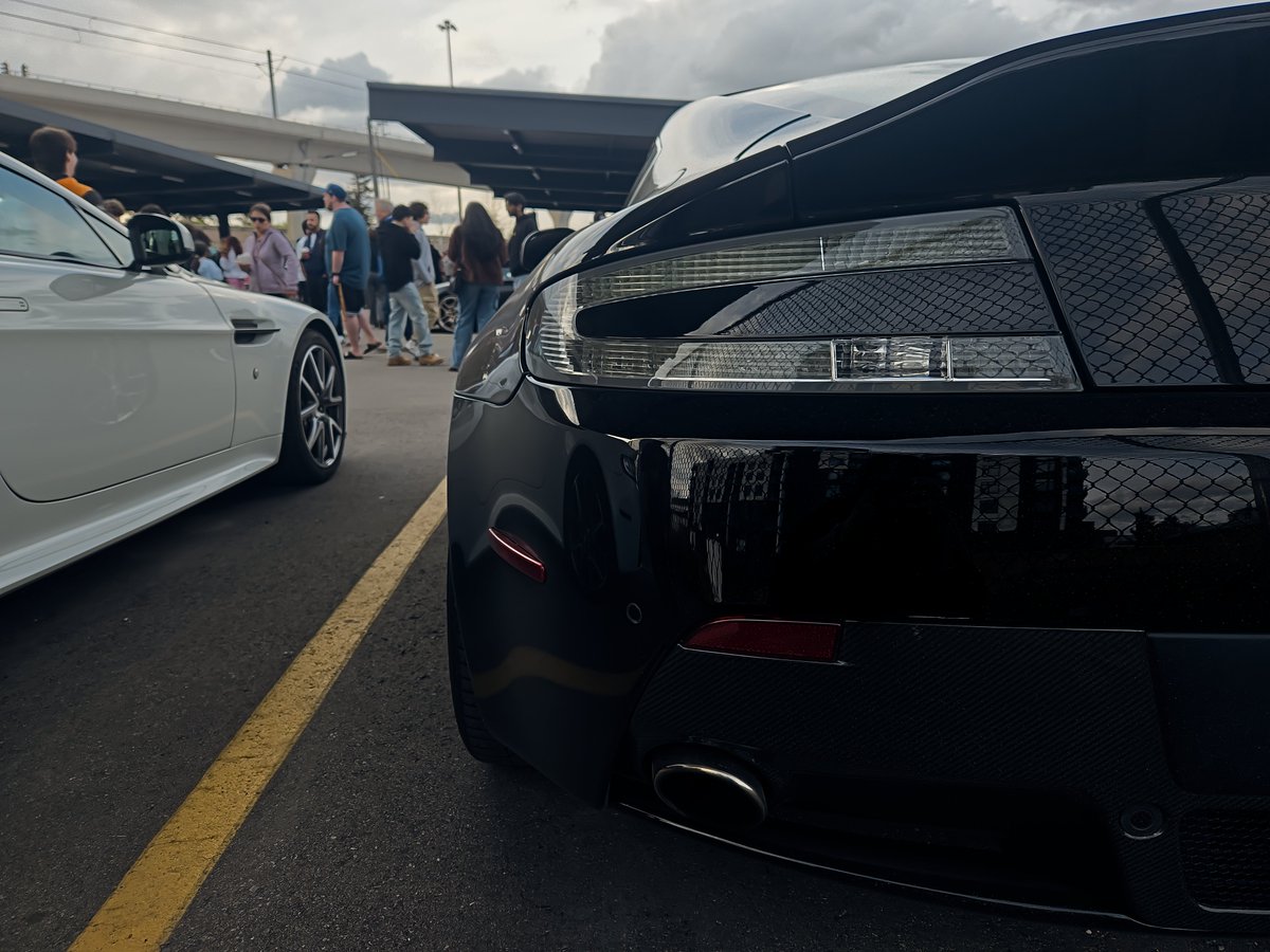 TorridClaw's tweet photo. My first ever bespoke car meet. Turns out I edited all the photos from the last batch, so now it's time to struggle with Affinity and edit the rest of these shots.

#bespokecars #carmeet #yyc #photography #carphotos https://t.co/uaq6paP1XH