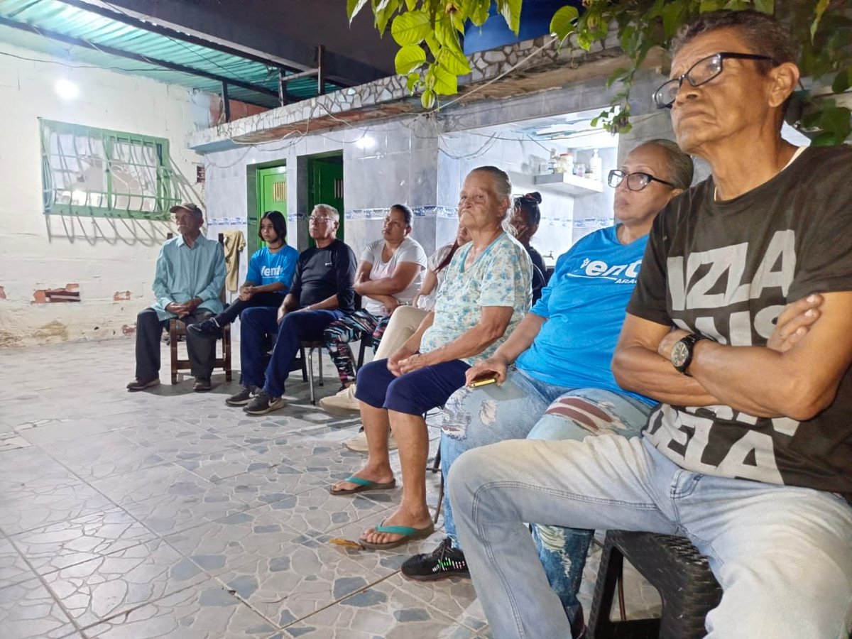 VenteAragua's tweet photo. Desde Brisas del Lago, Parroquia Andrés Eloy Blanco. seguimos sumando voluntades, ideas y compromiso por el futuro de nuestro país. La esperanza sigue intacta en cada rincón.

¡Viva Venezuela libre! 🇻🇪

#EleccionesYa https://t.co/XyYSOb9hub