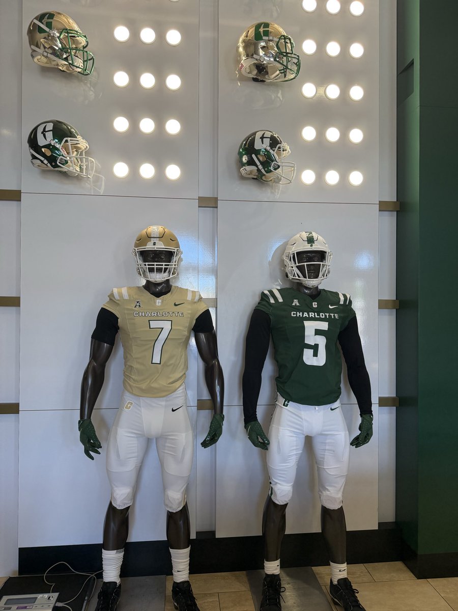 ccaniford3's tweet photo. @CharlotteFTBL is ready to roll in 2026 with @ANSRSFB. Great couple of days in the Queen City with the 49ers! https://t.co/ex5ITH73VY