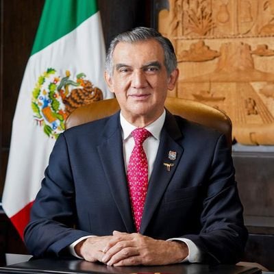 azucenau's tweet photo. 🚨El secretario de Relaciones Exteriores, Roberto Velasco, aseguró que el Gobierno de México no ha recibido ninguna notificación por parte de Estados Unidos sobre un presunto retiro de visas a los gobernadores Alfonso Durazo y Américo Villarreal.

El funcionario afirmó que no existe comunicación oficial ni extraoficial respecto a las versiones difundidas en medios estadounidenses.

Raquel Flores vía @Radio_Formula.