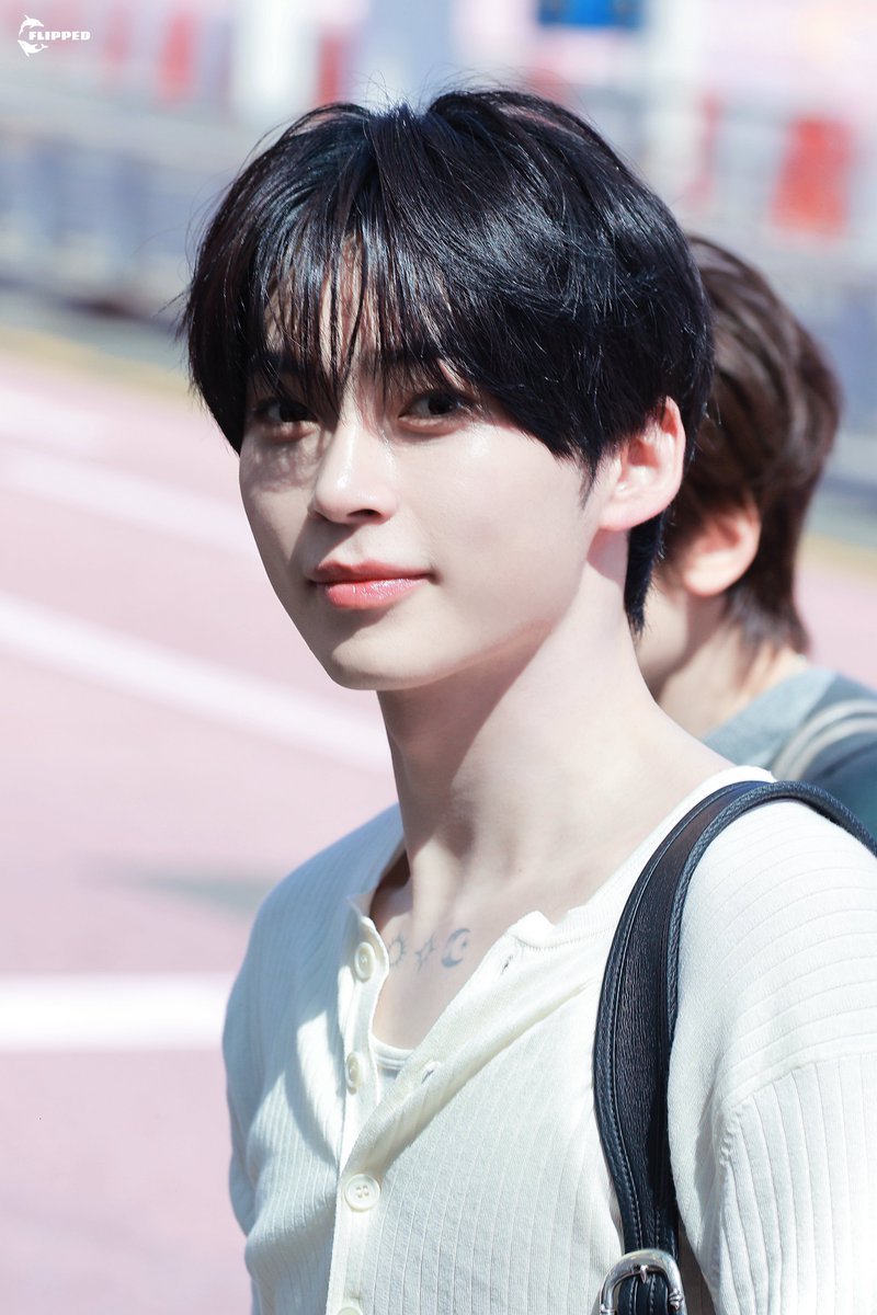 flipped_bbhh's tweet photo. 260605 ICN HQ

청순미 넘친다🤍

#성한빈 #SUNGHANBIN #成韩彬 #ソンハンビン
#ZB1       #ZEROBASEONE        #제로베이스원 https://t.co/pdKKKDIQoz