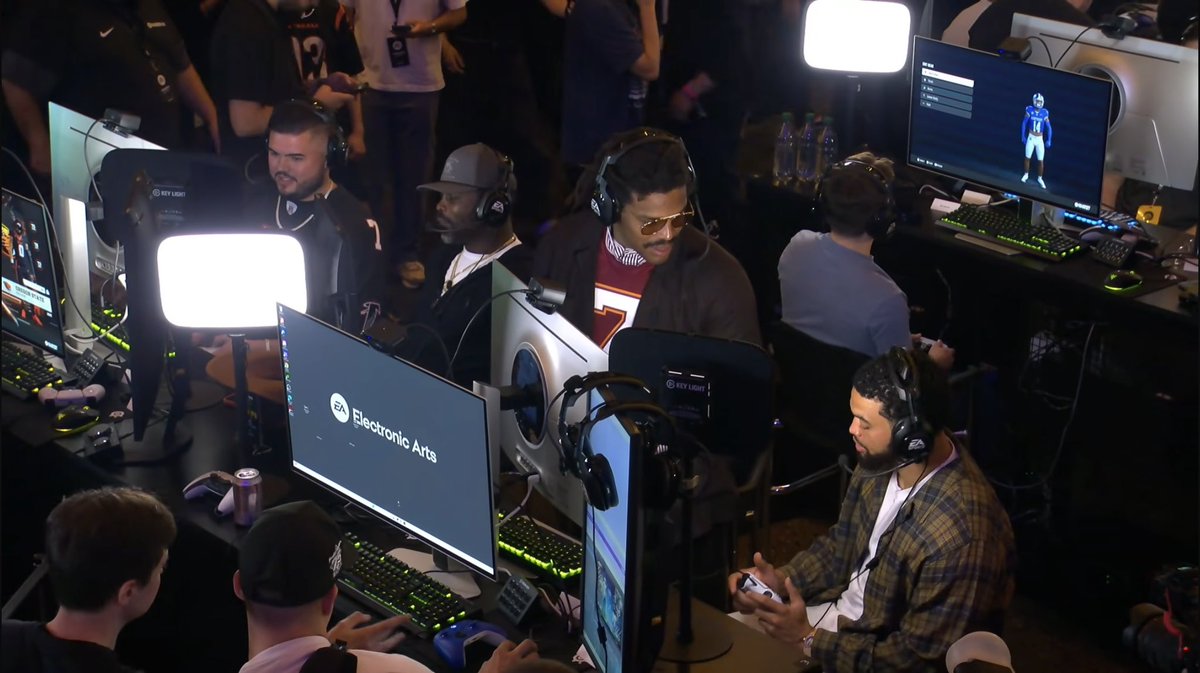 macrostoad's tweet photo. Genuinely can’t believe they sat Bordeaux next to Caleb Williams cam newton and Michael Vick https://t.co/wyISRIfgYM