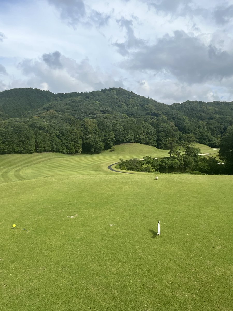 Sloter_X's tweet photo. 今日は年休😊
ってことで平尾カントリーへ🏌️‍♂️

天気も最高😆
とことんポジティブで楽しみます♪ https://t.co/h8WPArSj8k