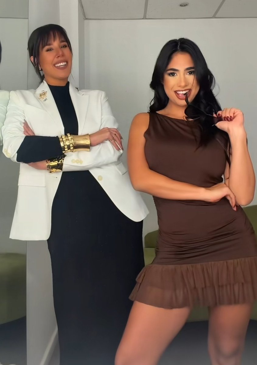 sofiaaok's tweet photo. Las dos geminianas de streams Telefe, la Tora y Pestañela, que lograron muchísimo más de lo que imaginaban en estos 4 años. Marcas registradas, no necesitan decir "ex GH"
Además, formaron un lindo vínculo de amistad. 
Feliz cumpleaños Pesta! 🎉💖 https://t.co/Rm7jNgskzl