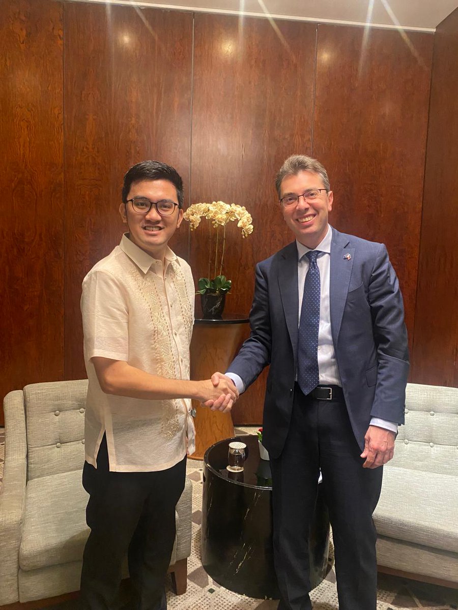 EUAmbPH's tweet photo. Fruitful meeting with @DBMgovph Sec. Kim de Leon to discuss EU–Philippines cooperation on good governance, public financial management, and public procurement reform.

I look forward to continuing our partnership in support of transparent, accountable, and inclusive institutions. https://t.co/1OvF94HVHy