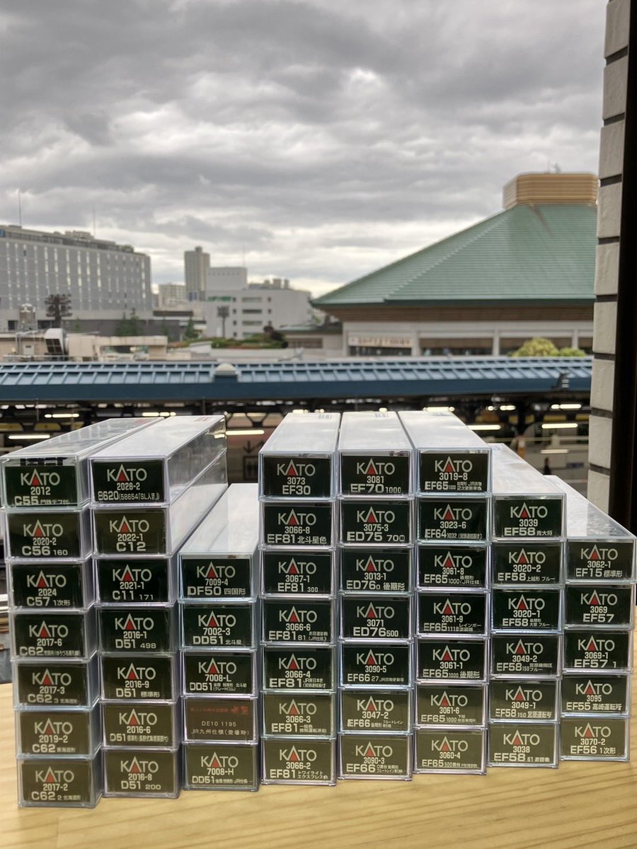 RyogokuTablet's tweet photo. 【鉄道模型買取34年🚛両国たぶれっと】
本日のオススメNゲージ❗️KATO製の24系客車セット各種‼️そしてKATO製の機関車のボリュームがアップ致しました‼️
#Nゲージ
#KATO
#24系25形寝台客車 https://t.co/Tn3v5LnWxJ