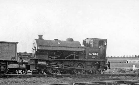 Mkwiilover's tweet photo. Both Shunting Tank Engines with 10 members each built, with 2 batches of 5. Each batch looking very different to accomidate for improving fuel capacities.
Examples are shown here
Not to mention similar numbering too! First member ending in 00, and the last member ending in 09. https://t.co/qEae7aiNWO