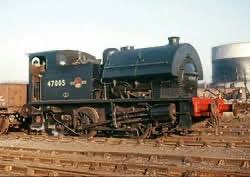 Mkwiilover's tweet photo. Both Shunting Tank Engines with 10 members each built, with 2 batches of 5. Each batch looking very different to accomidate for improving fuel capacities.
Examples are shown here
Not to mention similar numbering too! First member ending in 00, and the last member ending in 09. https://t.co/qEae7aiNWO