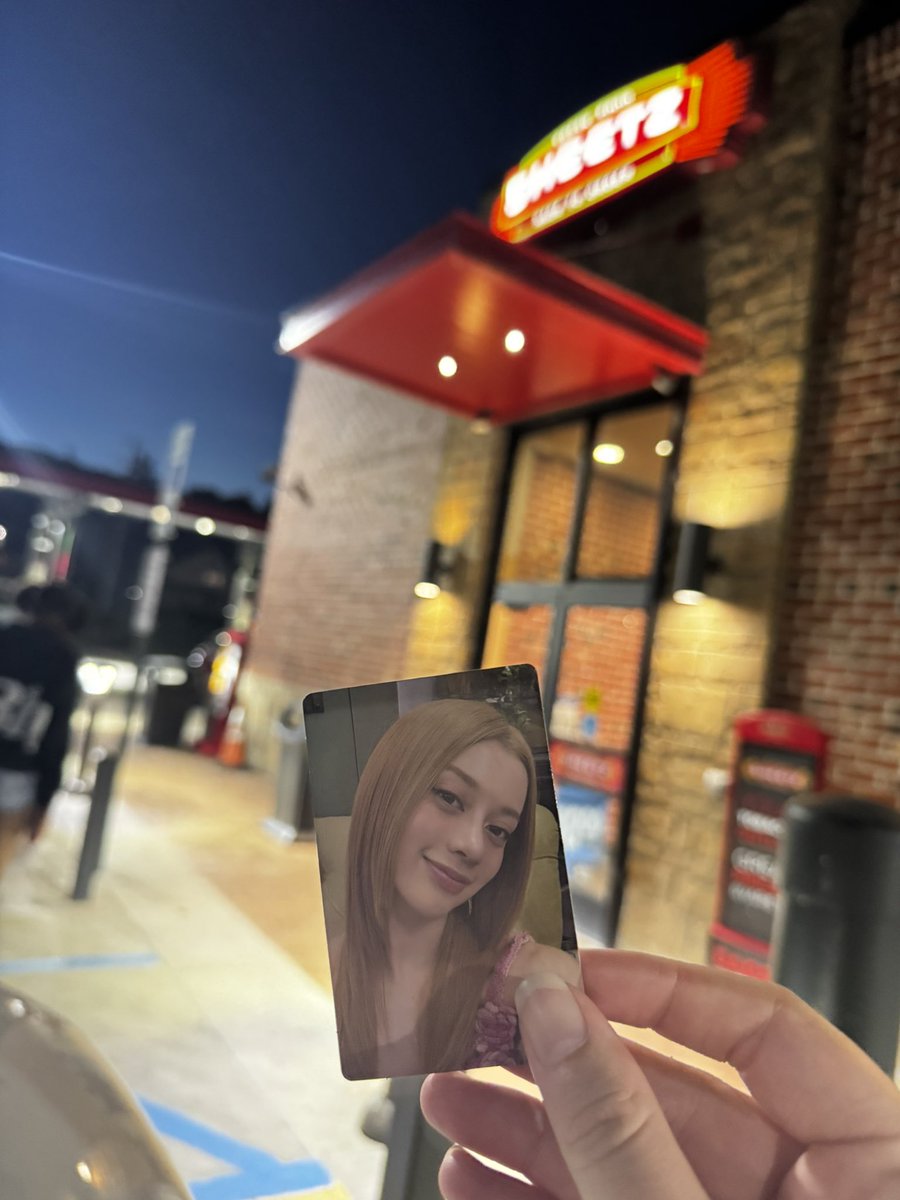 redecorators's tweet photo. showing her sheetz ❤️ https://t.co/oABBkTvtdK