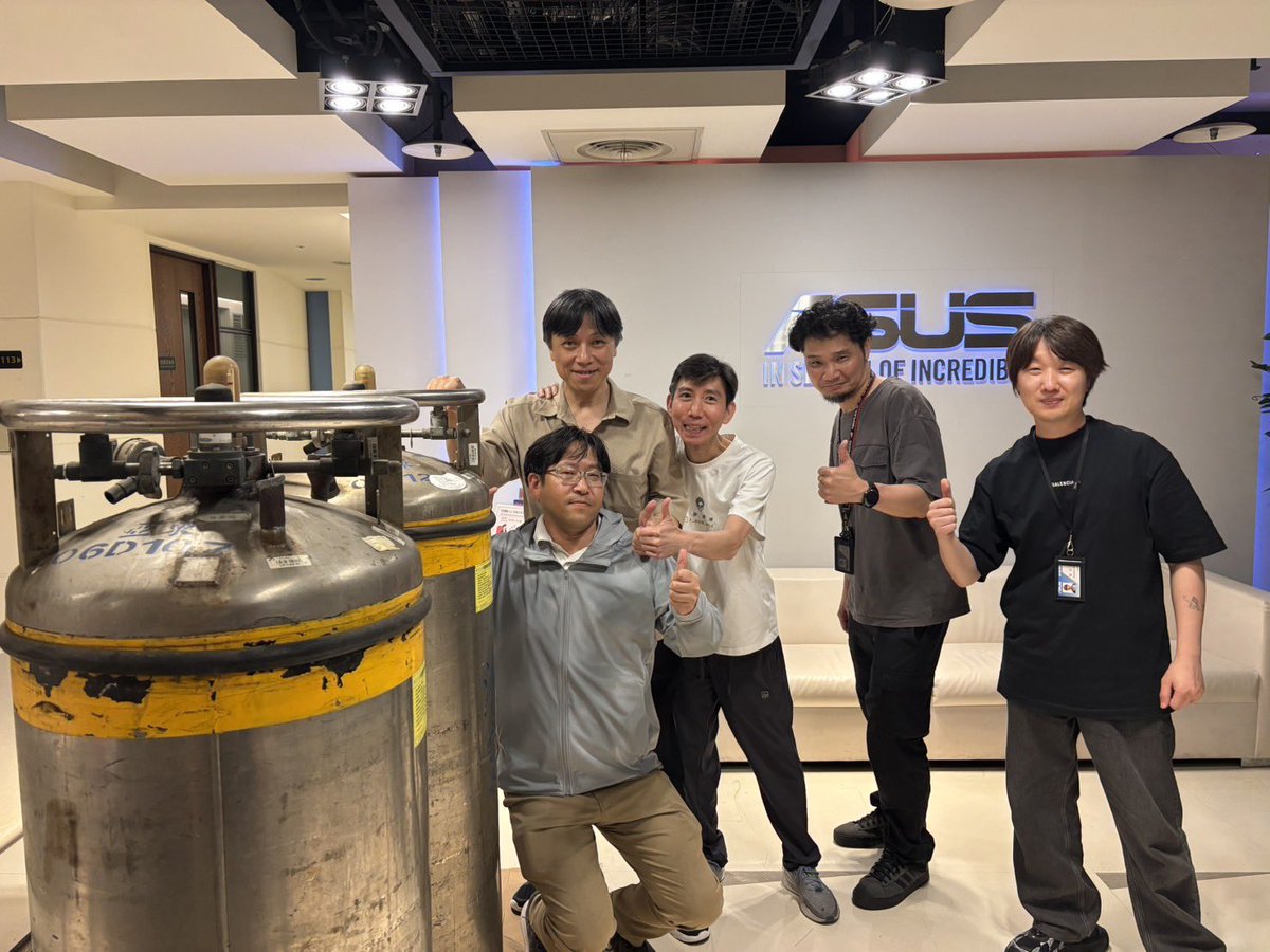 duck_oc's tweet photo. ASUS HQ

旧友達が食事会をひらいてくれました。
感謝！ https://t.co/qIcEIF6bam