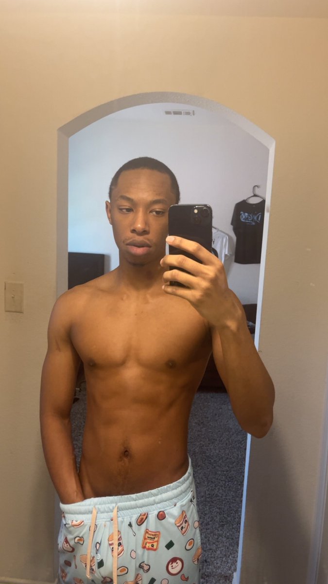 SidthaBid's tweet photo. Let’s see how fast I can bulk up 😤 https://t.co/10EqX2GAmR