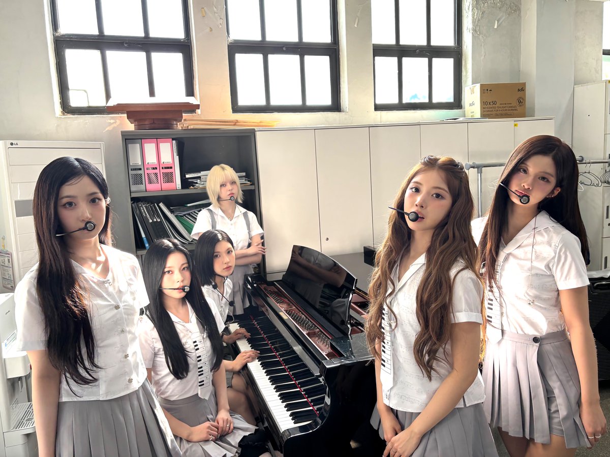 oullyoon's tweet photo. ꒰ᘐ ᩠ ֯ .. ᩠ School uniforms really suit us, don’t they? 🎒🧁 Even though, hmm... we’re probably not fresh-faced, anymore? Wle! 😋 https://t.co/TTHupQGLIr