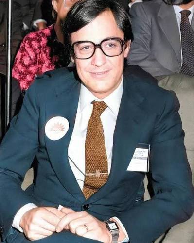 rootedinthegame's tweet photo. After graduating from university, a young Florentino Perez got involved in politics and served on Madrid’s city council. 

Perez made his first run for President of Real Madrid back in 1995, and was defeated by Lorenzo Sanz. He tried again in 2000, demanding change to what he saw as a broken regime. 

During his 2000 campaign, Florentino Perez made two big promises: first, he would eliminate the large debt, and second, bring the biggest players to the Spanish capital, specifically Luis Figo. 

Going into the race, Perez was the underdog as an incumbent had never lost. However, voters were intrigued by his promises, and he won the election with 55% of the vote, beating the man he had lost to just five years earlier.

Almost immediately, Perez fulfilled his promise with the shock signing of Luis Figo from rivals Barcelona for a then world record 62 million. To date, the move is one of the most controversial in football history. 

During his return to Camp Nou, Figo was pelted by projectiles from Barcelona supporters. 

To play for both clubs was unheard yet alone to transfer directly from one to the other. 

The signing of Figo started the Galactico era. Players like Zidane, Beckham and Ronaldo would follow.