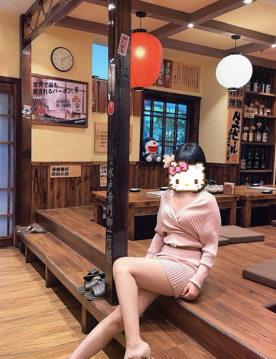 Quanquan_bb's tweet photo. 好熟悉你对所有女人都��样吗 #bbw #翘臀 #肉腿 https://t.co/TLYM93ohdT