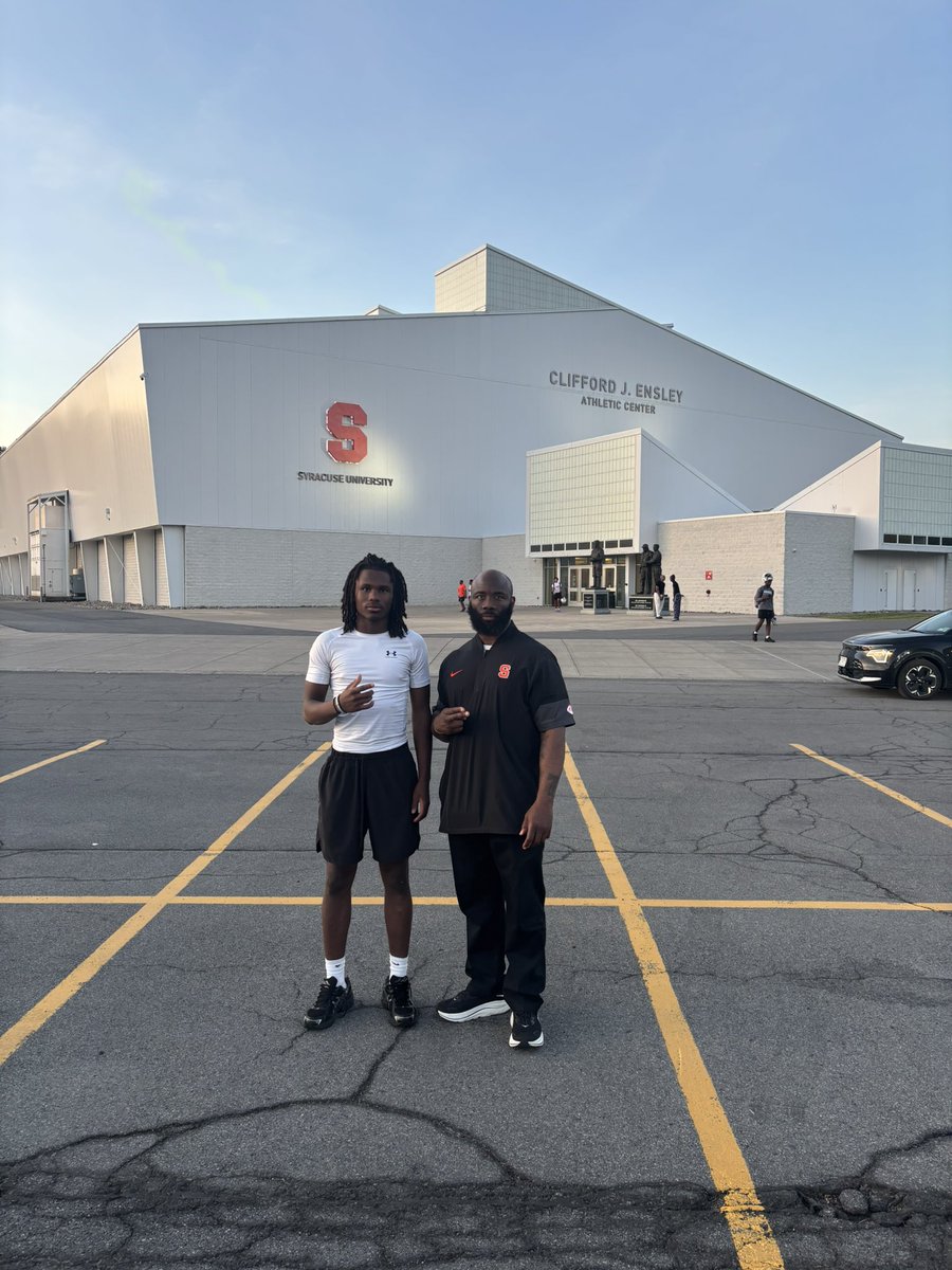 z_harrison11's tweet photo. Had a great time competing today at @CuseFootball  @FranBrownCuse @allpraisesdue7 @AMannicciCuse @Coach_Eliano @Trenton928 @CoachNapoleon https://t.co/6DwWuGC6H7