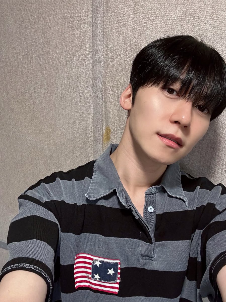 _crescent0627's tweet photo. 260605 펀펀투데이 인스타 글 & 사진 업데이트 ☁︎｡⋆｡ ﾟ ☾ ﾟ

같이 피크닉 가서 돗자리 펴놓고
파란 하늘 올려다 보고 싶은 아이돌 1위 ☺️☁️💙
청량한 날씨랑 찰떡으로 어울리는 거니토끼와
화창한 금요일 보내세요~~~🫶🏻🐰🫶🏻🩵

#원어스 #ONEUS #건희 #KEONHEE