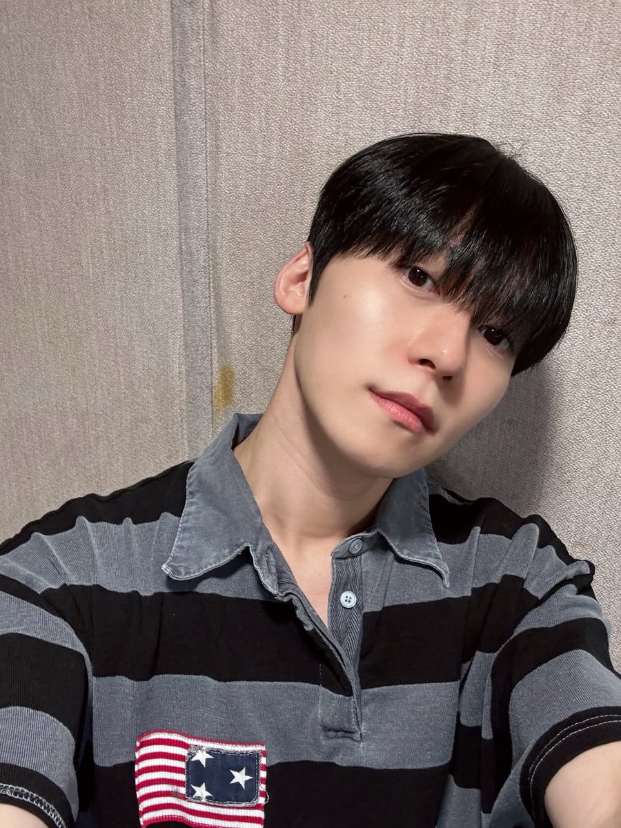 _crescent0627's tweet photo. 260605 펀펀투데이 인스타 글 & 사진 업데이트 ☁︎｡⋆｡ ﾟ ☾ ﾟ

같이 피크닉 가서 돗자리 펴놓고
파란 하늘 올려다 보고 싶은 아이돌 1위 ☺️☁️💙
청량한 날씨랑 찰떡으로 어울리는 거니토끼와
화창한 금요일 보내세요~~~🫶🏻🐰🫶🏻🩵

#원어스 #ONEUS #건희 #KEONHEE