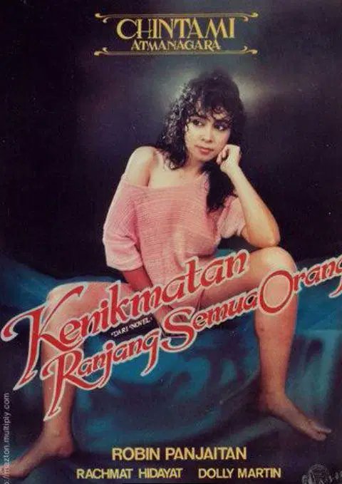 _katakita08's tweet photo. 5. Kenikmatan Ranjang Semua Orang 1984.
Bercerita mengenai seorang perempuan bernama Noni yang kawin lari dengan Tono, karena nggak mau dijodohkan dengan orang pilihan keluarganya. Tono setuju dengan ide Noni ini, karena sudah merasa nggak betah dengan teguran orangtuanya. https://t.co/Z2DCKVdlJA