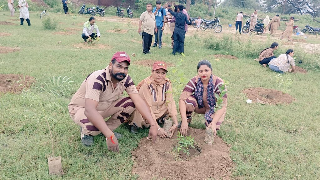 kiranmehra1615's tweet photo. World Environment Day calls us to protect nature today so future generations can thrive, and Saint Gurmeet Ram Rahim ji teaches that planting trees and keeping surroundings clean is true seva.
#WorldEnvironmentDay
#WorldEnvironmentDay2026 https://t.co/3DDCebgSyW